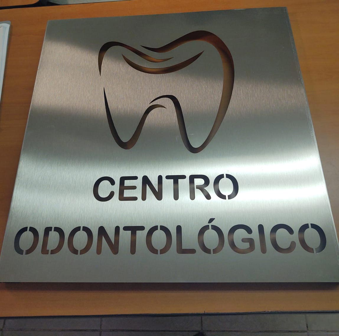 anuncio pequeño metal
